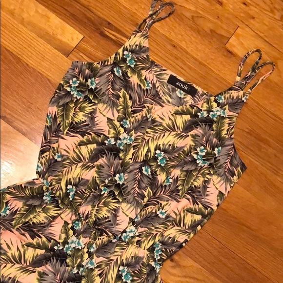Floral Leaf Romper - Picture 3 of 3